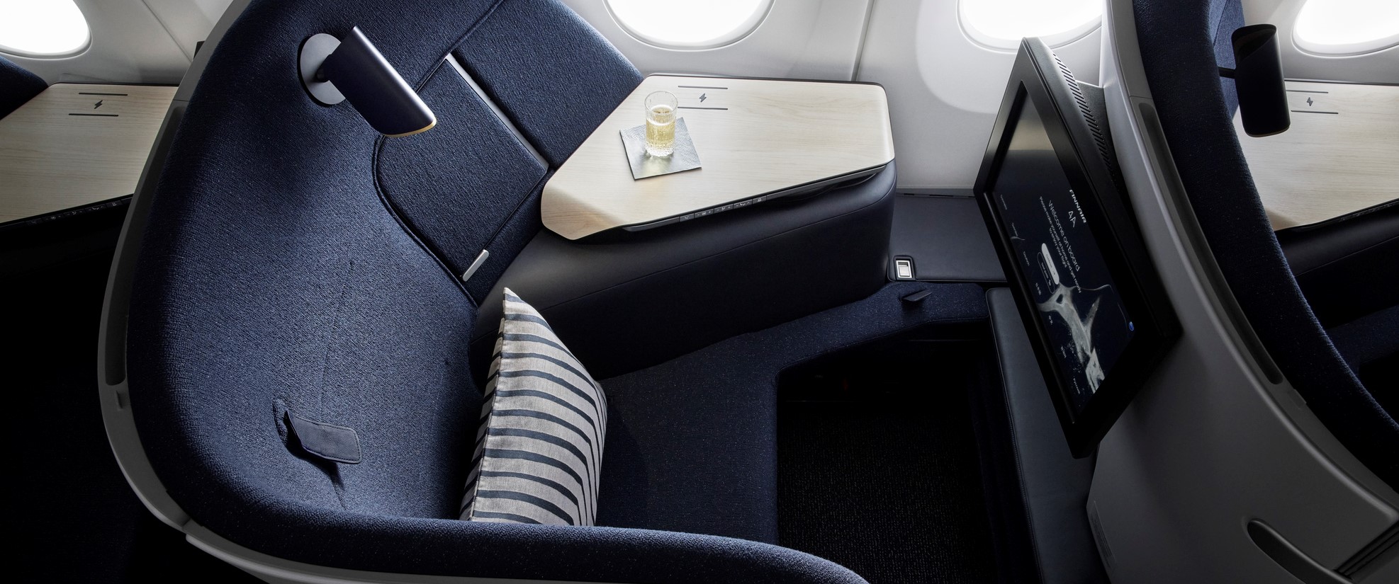 Finnair Air Lounge seat
